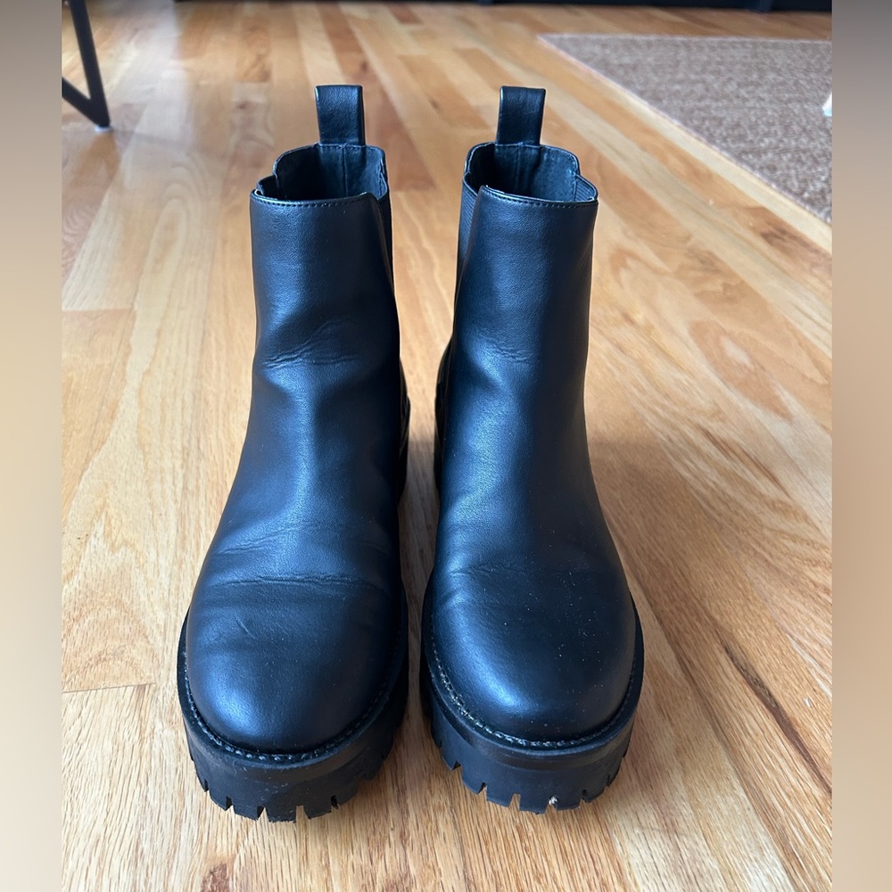 BP Kora Lug Chelsea Booties size 7